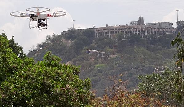 பழனியில் 1000மீட்டர் உயரம் வரை ஆளின்றி பறக்கும் பேன்தம் கேமரா இயக்கம்